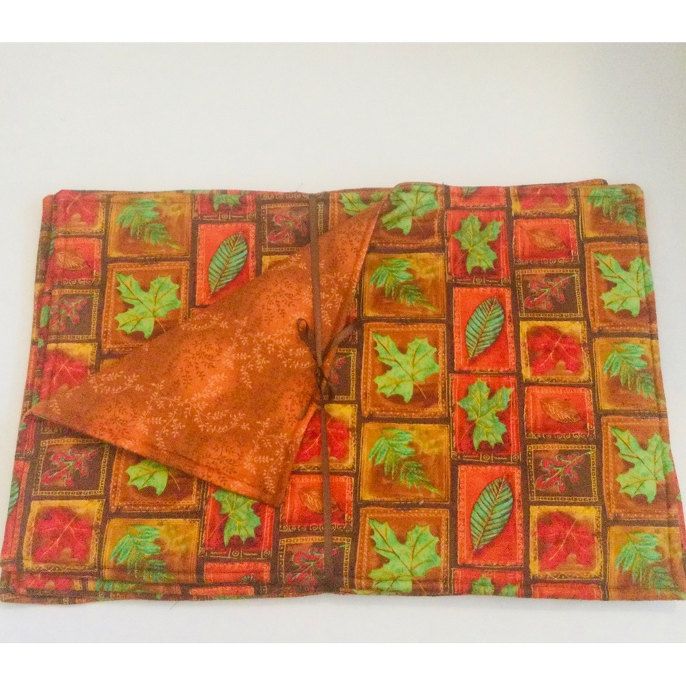 NEW Handcrafted Fall Reversible Fabric Placemat 4 Pc Set